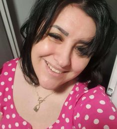 Adriana, 43 years old, Straight, Woman