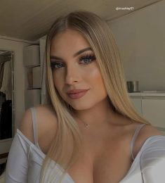Miriam, 22 years old, Straight, Woman