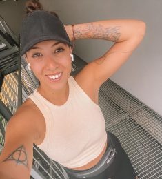 Aneliq, 34 years old, Straight, Woman