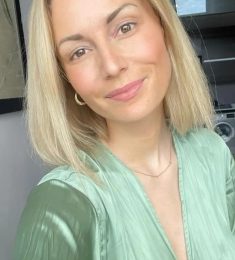 Mariana, 44 years old, Bisexual, Woman