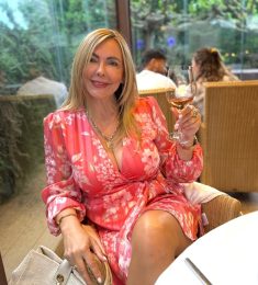 Anita, 50 years old, Bisexual, Woman