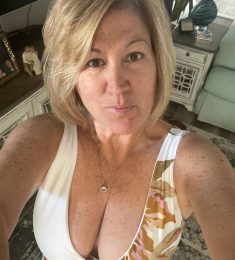 Stanislava, 49 years old, Straight, Woman