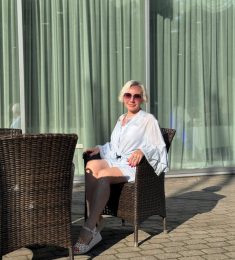 Десислава, 47 years old, Bisexual, Woman