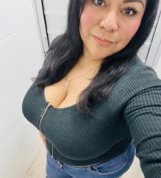 Alicia, 31 years old, Straight, Woman