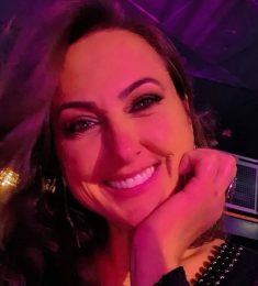 Marta, 37 years old, Straight, Woman
