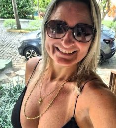 Alicia, 37 years old, Bisexual, Woman