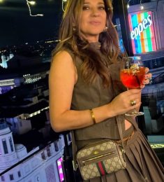 Leticia, 42 years old, Bisexual, Woman