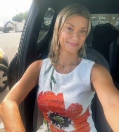 Bruna, 44 years old, Bisexual, Woman