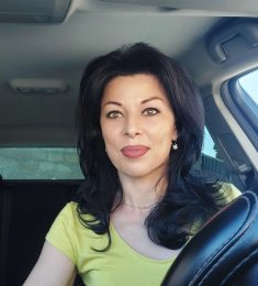 Leticia, 45 years old, Straight, Woman