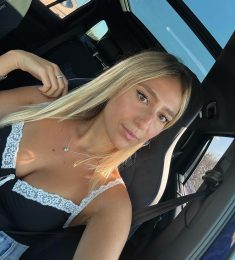 Адриана, 31 years old, Bisexual, Woman