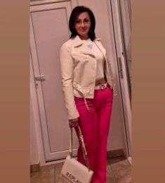 Lola, 41 years old, Straight, Woman