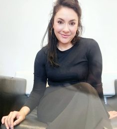 Elisa, 42 years old, Straight, Woman