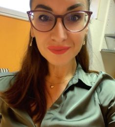 Pilar, 42 years old, Bisexual, Woman