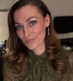Noa, 41 years old, Bisexual, Woman