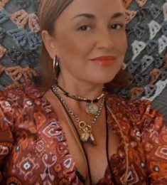 Elisa, 46 years old, Bisexual, Woman