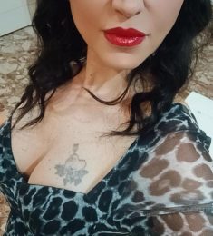 Andrea, 37 years old, Straight, Woman