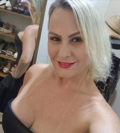 Bruna, 49 years old, Straight, Woman
