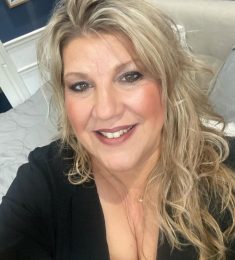 Nina, 45 years old, Straight, Woman