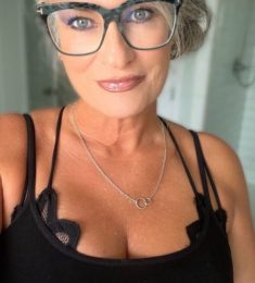 Diana, 48 years old, Bisexual, Woman