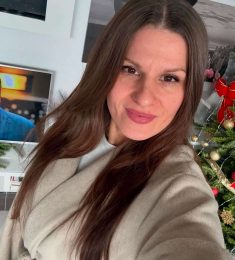 Verna, 40 years old, Gay, Woman